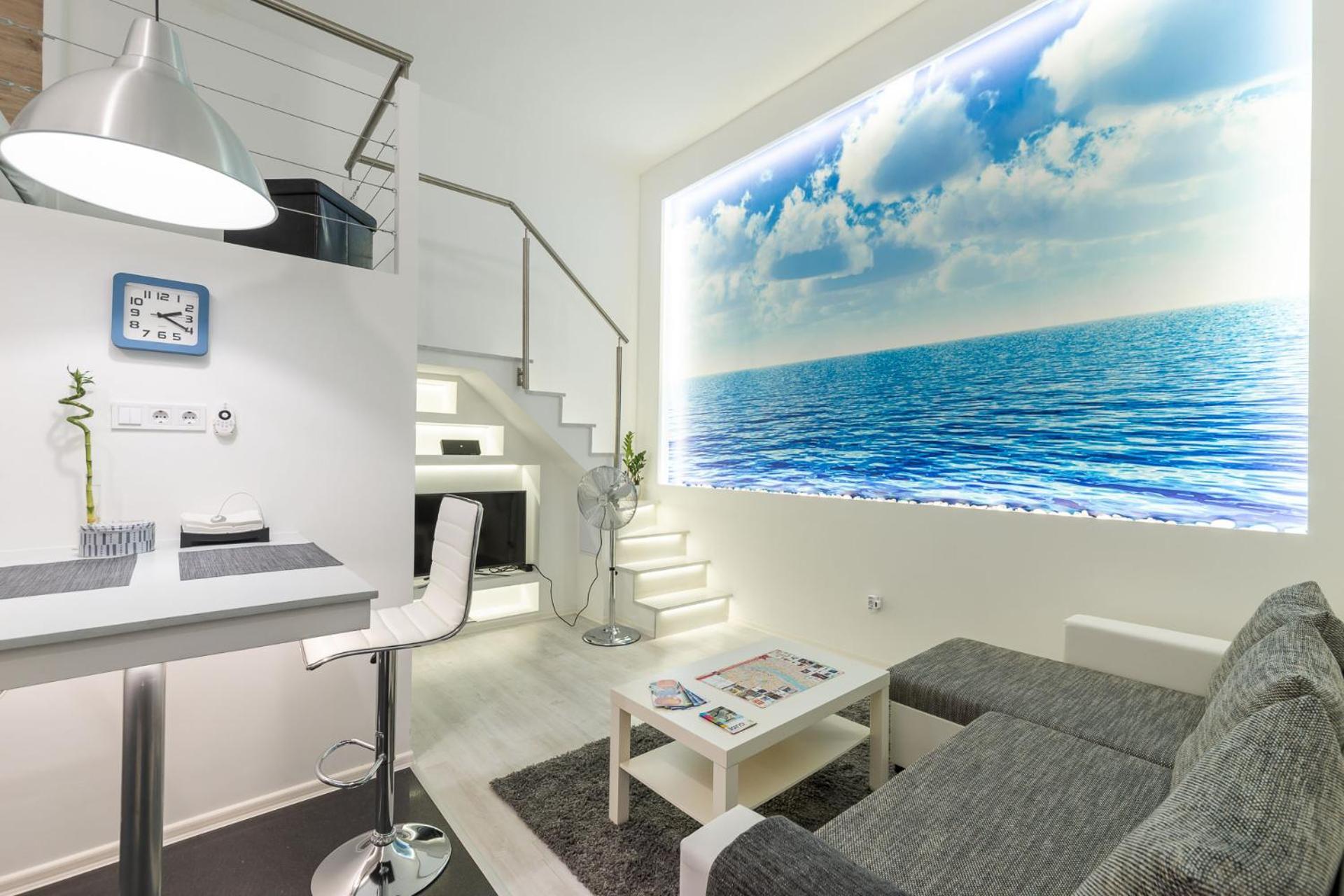 Modern - Close To Park *